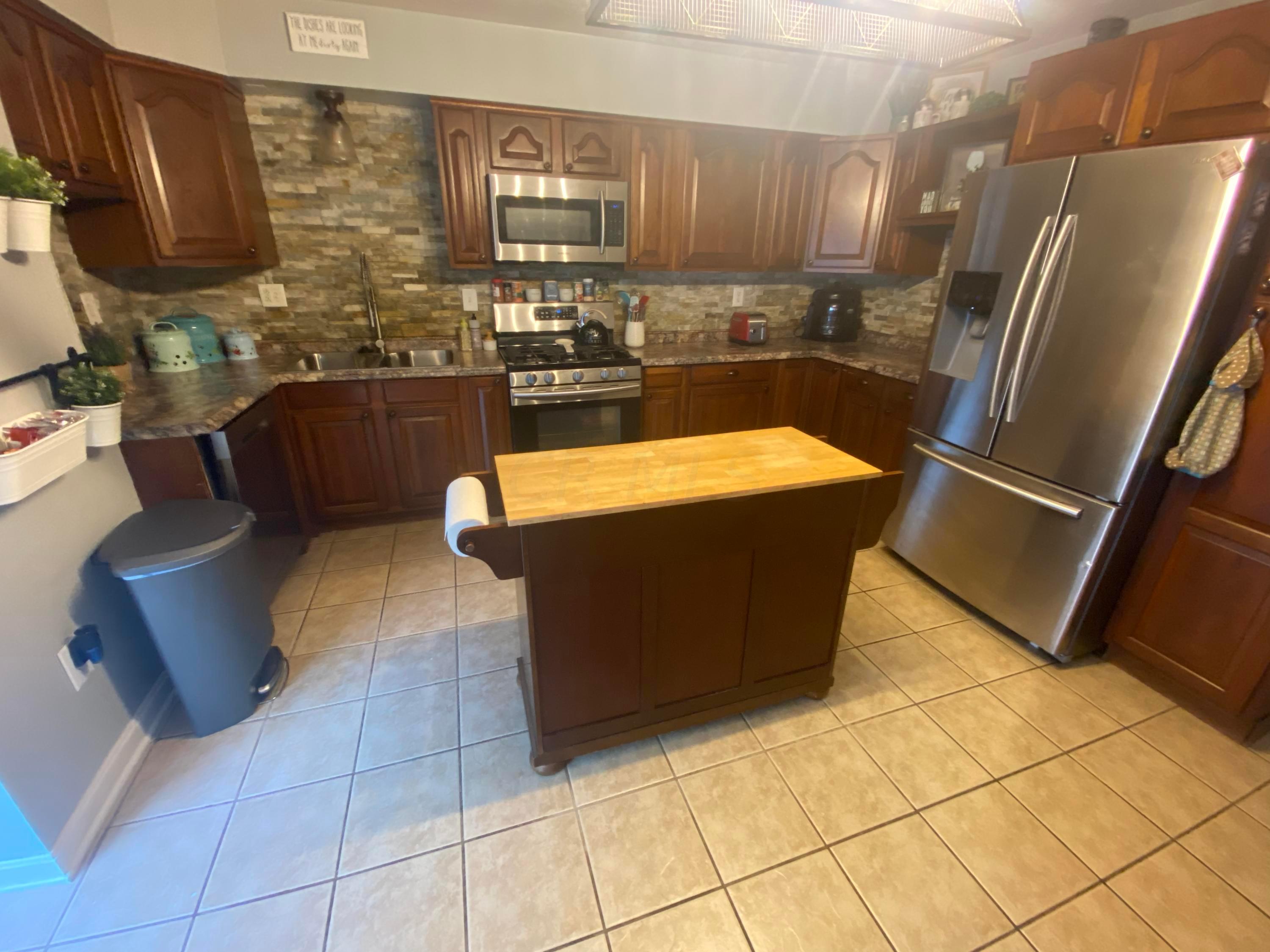 1229 Hart Road Columbus, OH 43223 - Photo 7 of 15