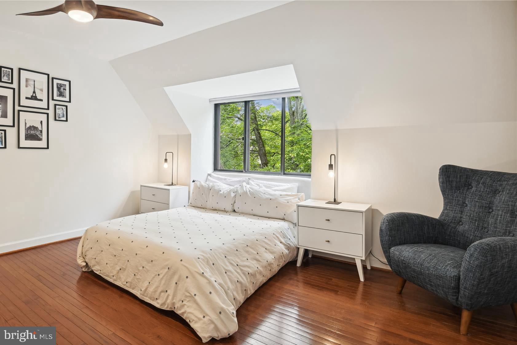 1551 Scandia Circle Reston, VA 20190 - Photo 11 of 41 Primary Suite with Hardwood Floors