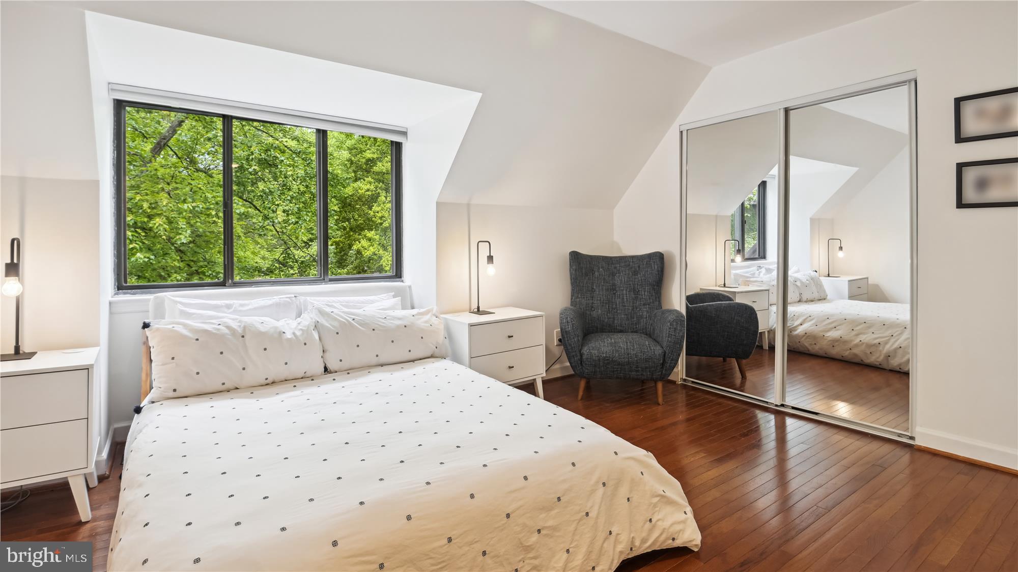 1551 Scandia Circle Reston, VA 20190 - Photo 12 of 41 Primary Suite with Spacious Closet with Orgnaizer