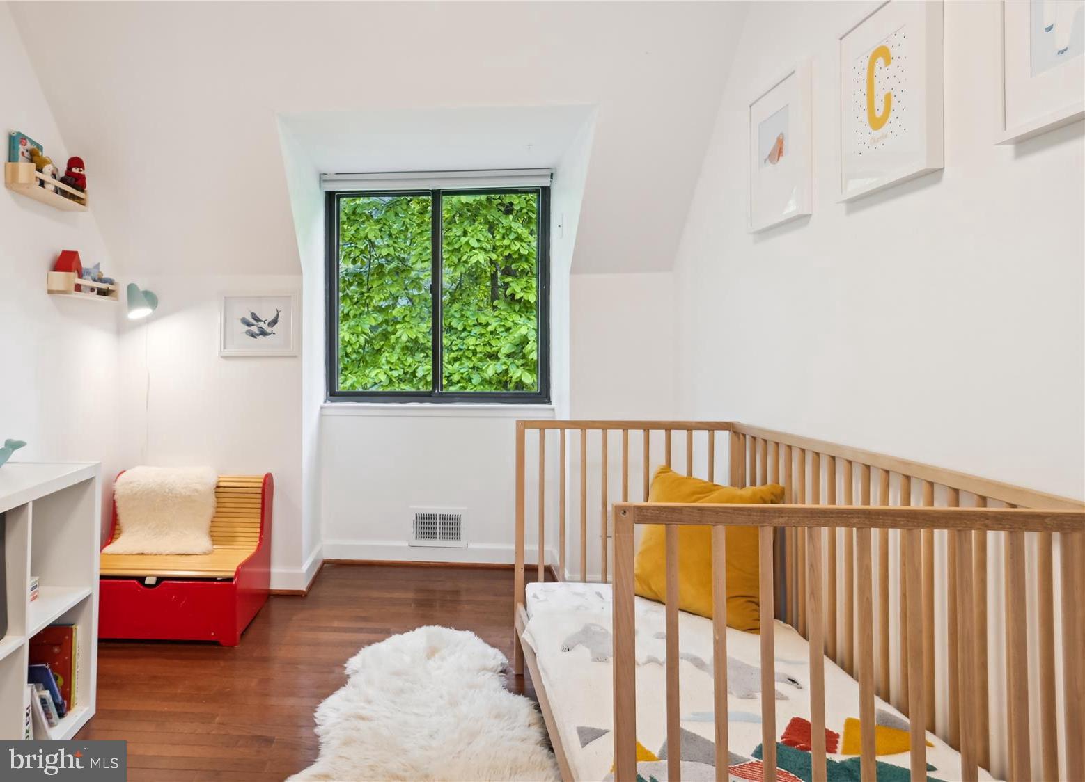 1551 Scandia Circle Reston, VA 20190 - Photo 17 of 41 3rd Upper Level Bedroom with Nice View.