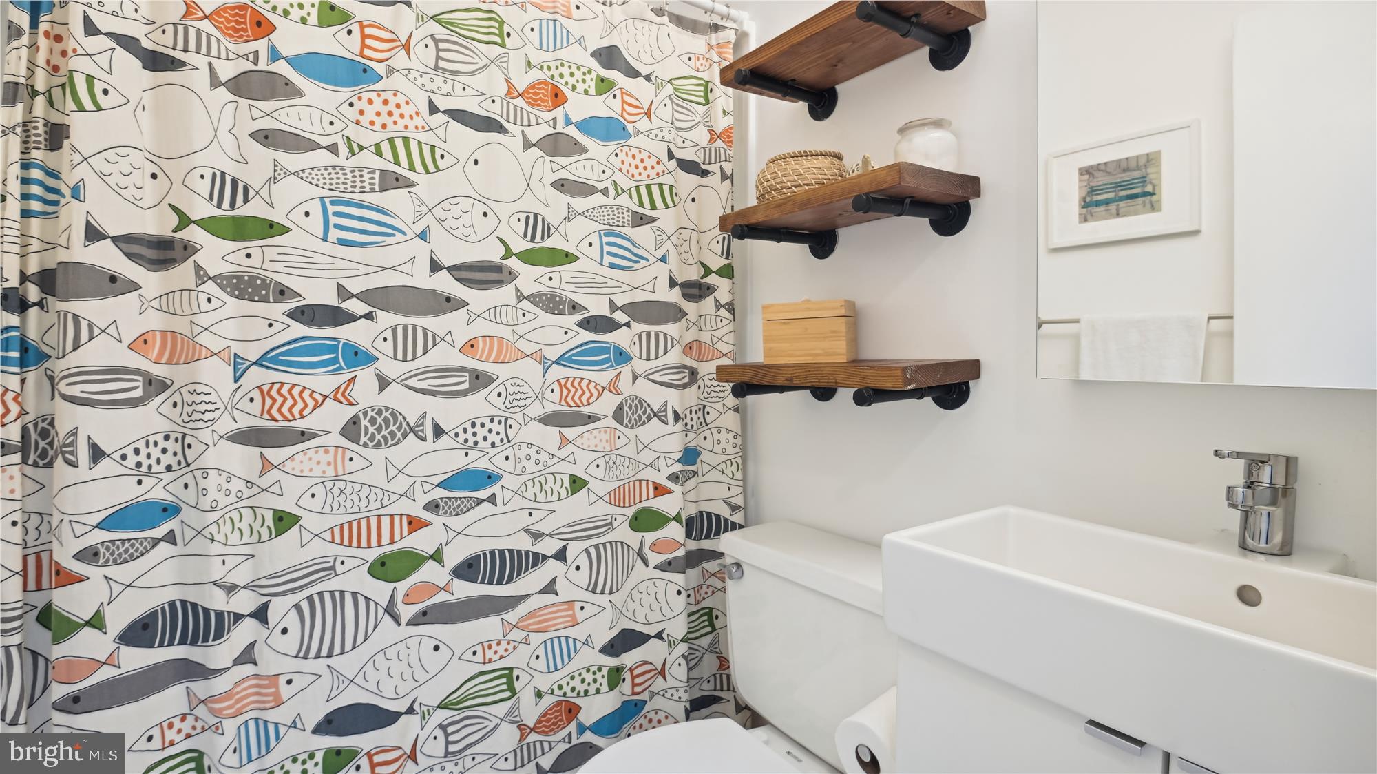 1551 Scandia Circle Reston, VA 20190 - Photo 19 of 41 Shared Hall Bath with Shelving.