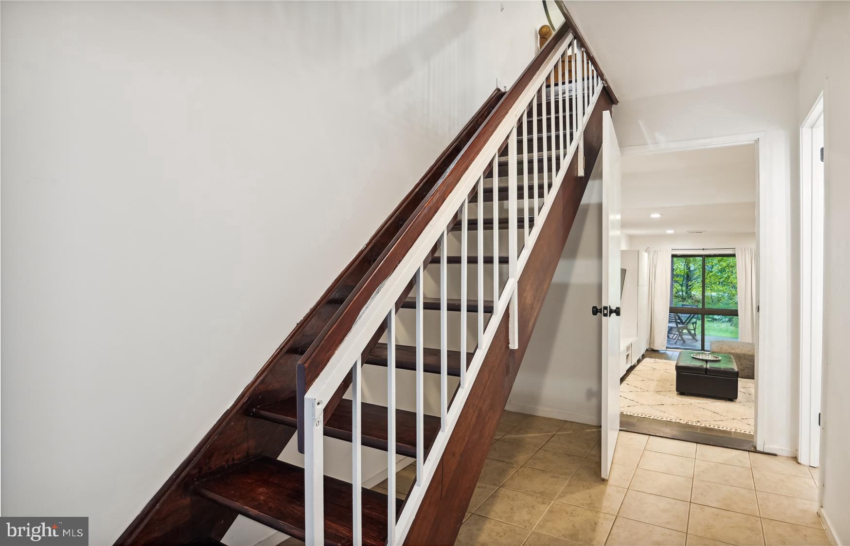 1551 Scandia Circle Reston, VA 20190 - Photo 20 of 41 Staircase to Lower Level