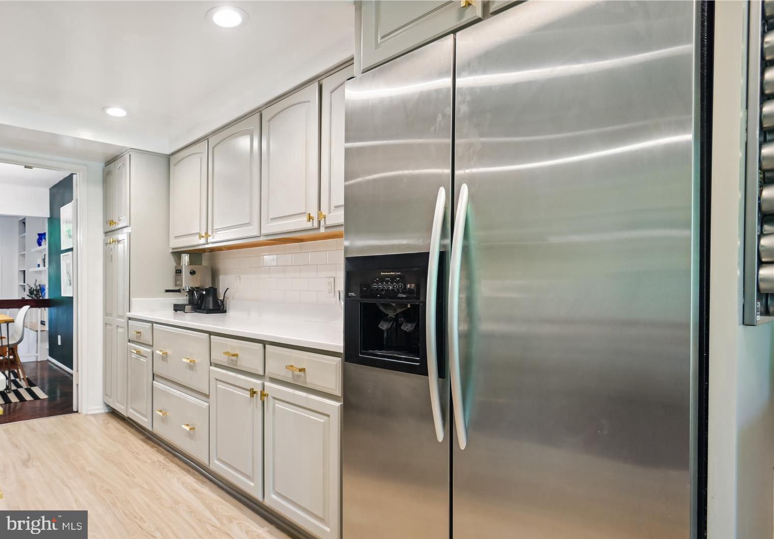 1551 Scandia Circle Reston, VA 20190 - Photo 9 of 41 Quartz Countertops and Updated Flooring