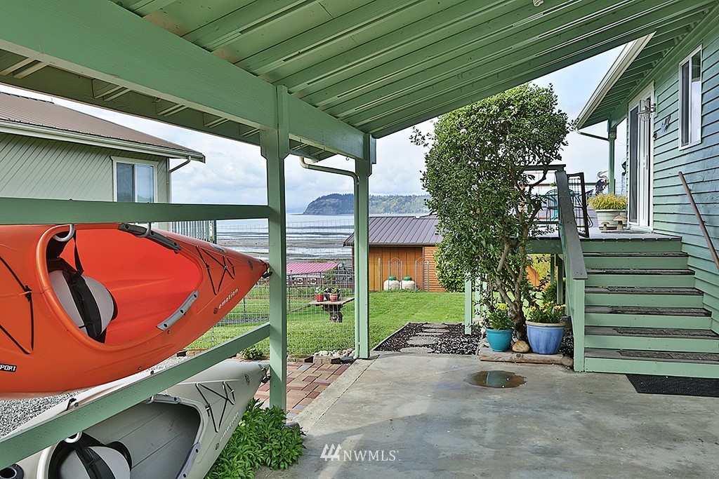 6166 Cherry Tree Court Clinton, WA 98236 - Photo 3 of 24 Gallery Image 3