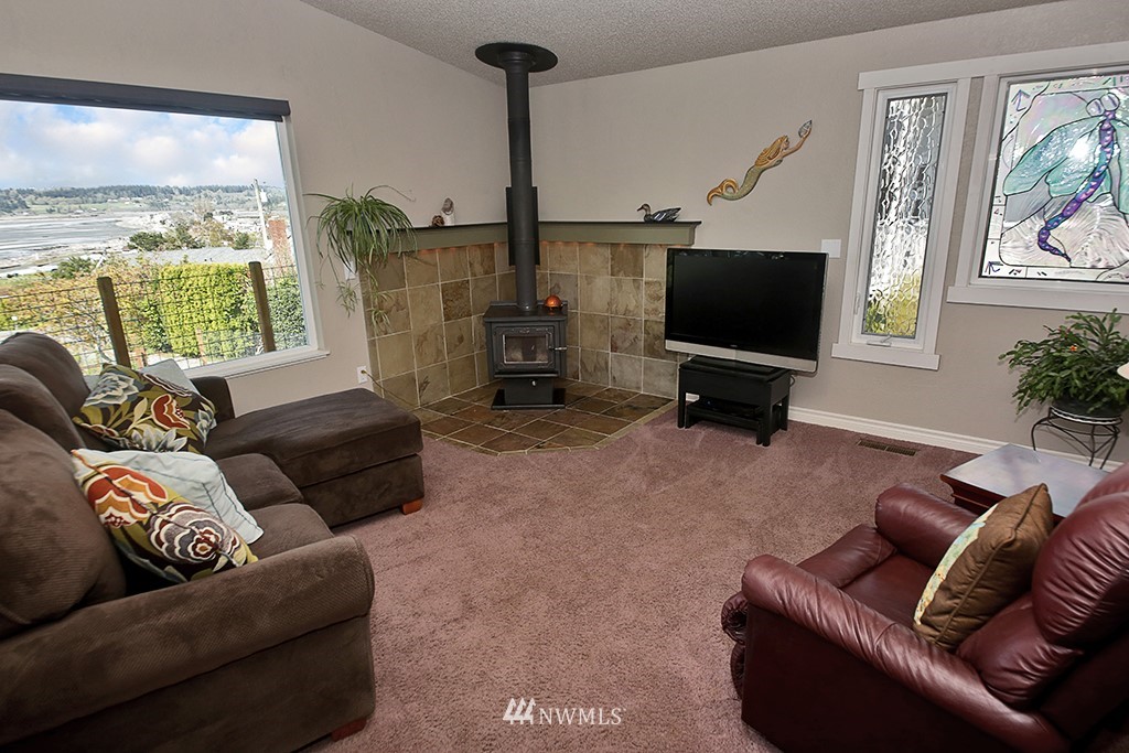 6166 Cherry Tree Court Clinton, WA 98236 - Photo 9 of 24 Gallery Image 9