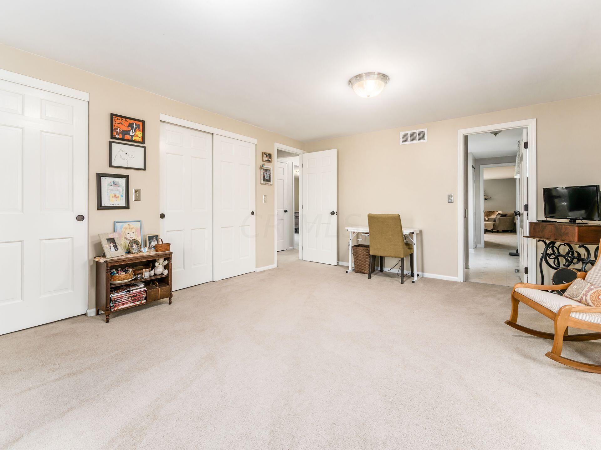 4431 Shire Mill Road Hilliard, OH 43026 - Photo 22 of 35 Large Bedroom 2