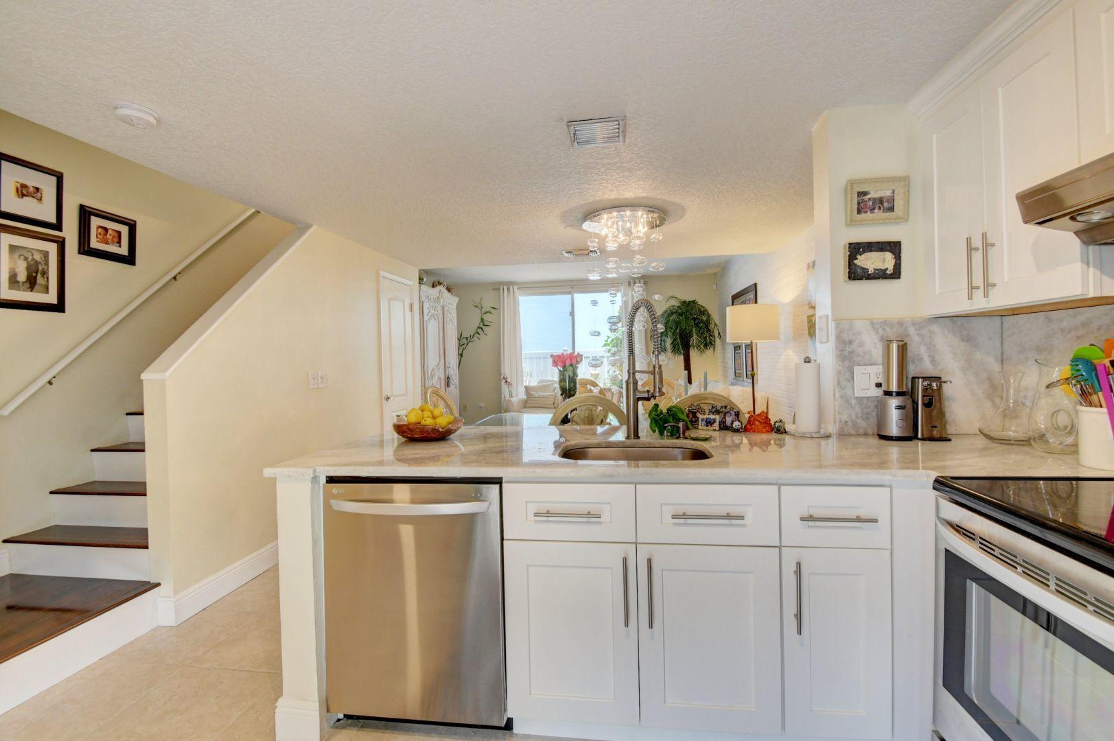 1024 Jeffery Street Boca Raton, FL 33487 - Photo 13 of 27 25_dsc_1522_3_4_5_6