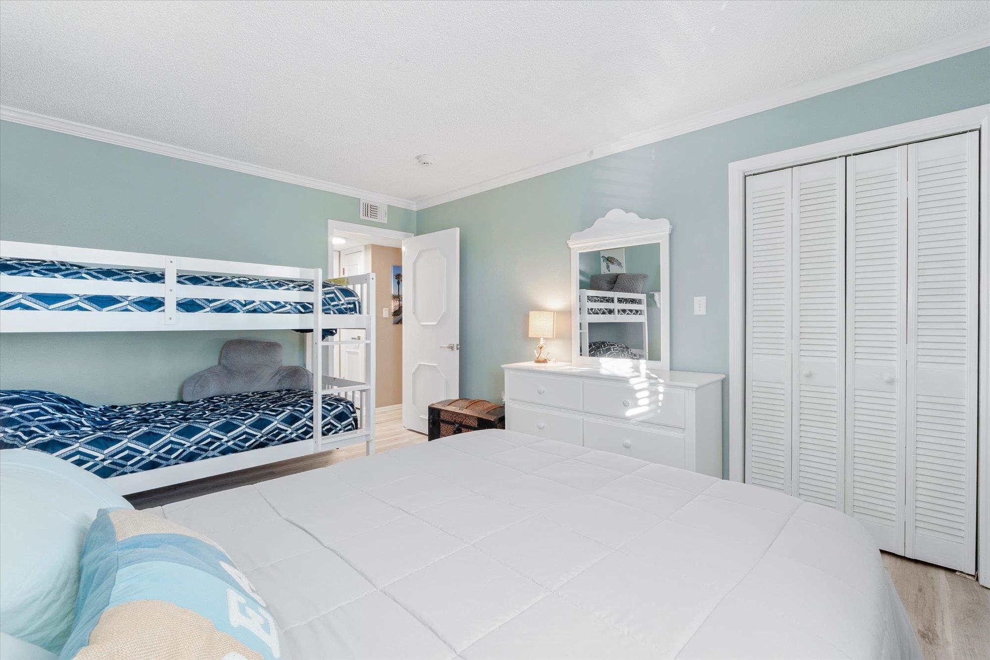 1 Ocean Trace Road, Unit 242 St. Augustine, FL 32080 - Photo 20 of 66 a bedroom with a large bed and a window