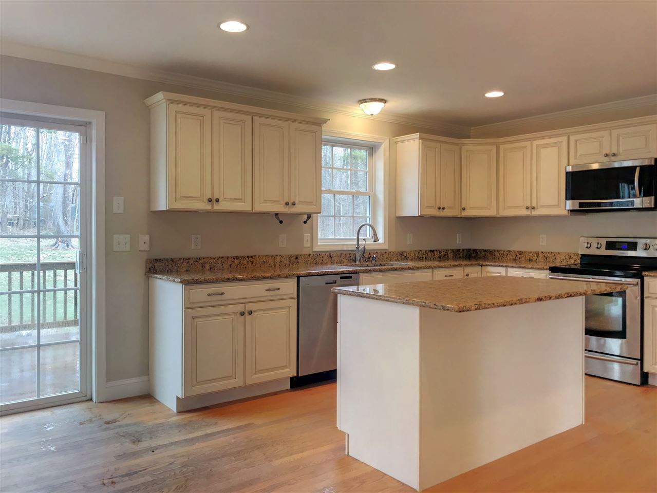 8 Depot Road Hampstead, NH 03841 - Photo 8 of 32