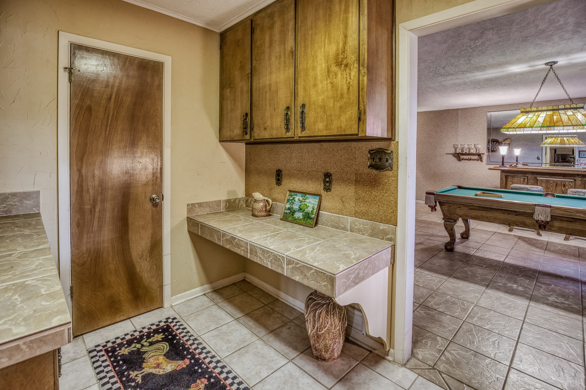 10639 Palestine Road Brenham, TX 77833 - Photo 16 of 42 a room with table and chair