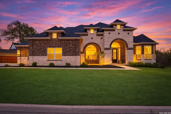 $715,000 | 169 Storm Way, Castroville, TX 78009