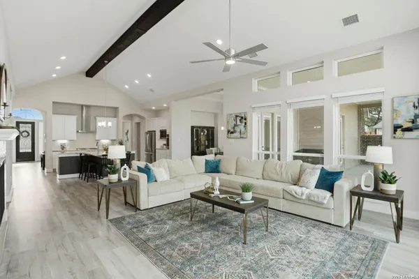$715,000 | 169 Storm Way, Castroville, TX 78009