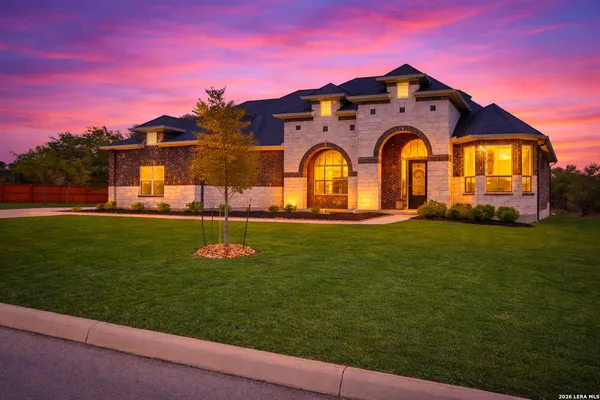 $715,000 | 169 Storm Way, Castroville, TX 78009