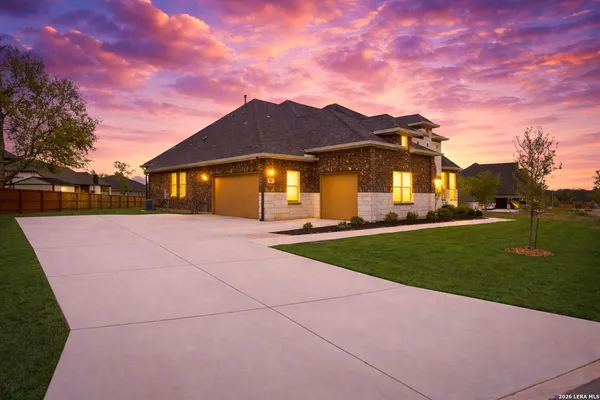 $715,000 | 169 Storm Way, Castroville, TX 78009