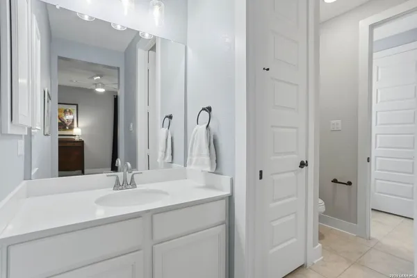 $715,000 | 169 Storm Way, Castroville, TX 78009