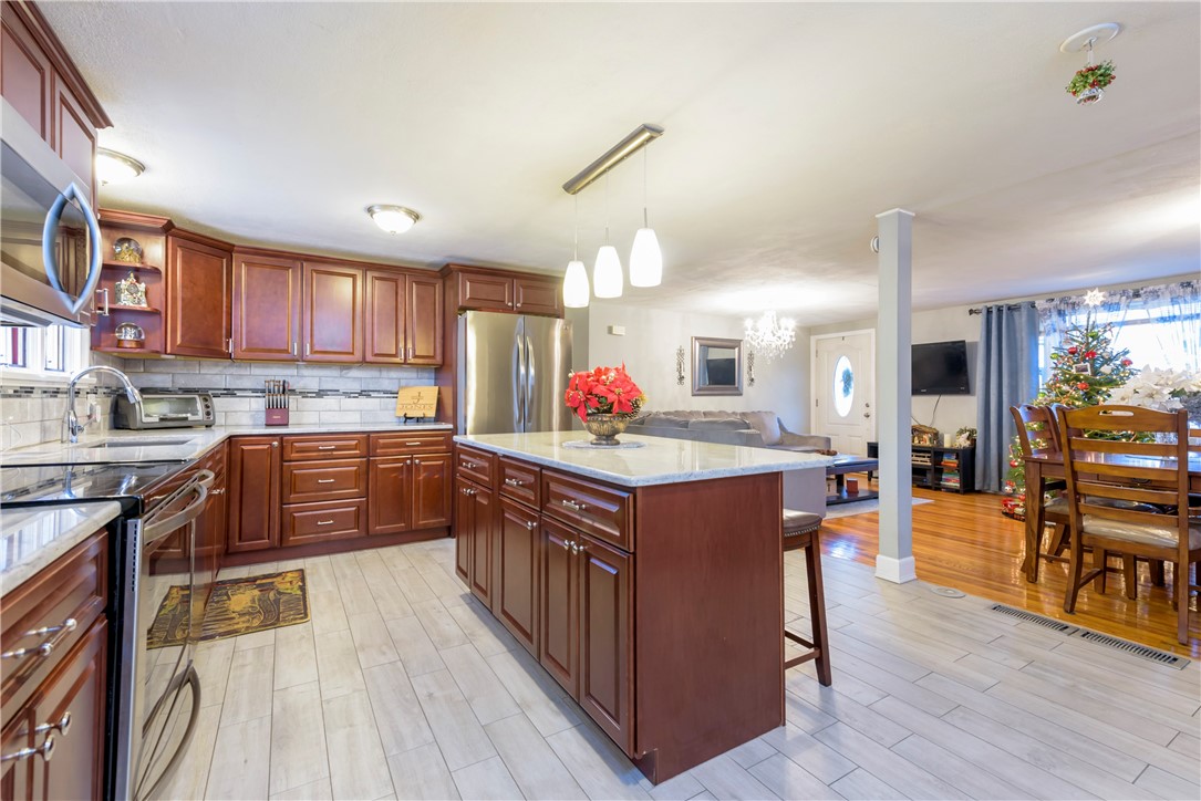 121 Cross Street Westerly, RI 02891 - Photo 8 of 16 Gallery Image 8