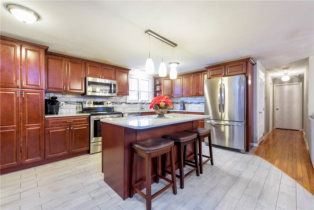 121 Cross Street Westerly, RI 02891 - Photo 9 of 16 Gallery Image 9