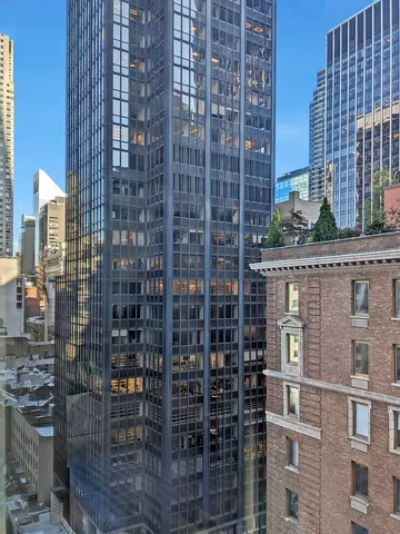 $100,000 | 100 West 57th Street, Unit 18I | Theater District