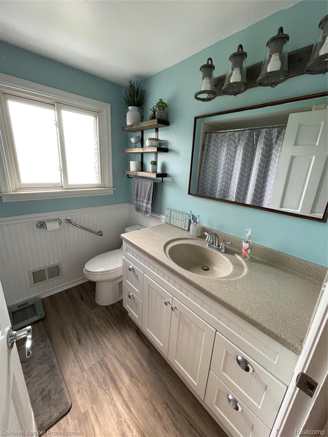 47574 Tilch Road Macomb, MI 48044 - Photo 16 of 29 Full Bathroom
