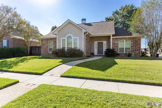 $299,900 | 11030 Paddock Avenue, Baton Rouge, LA 70816