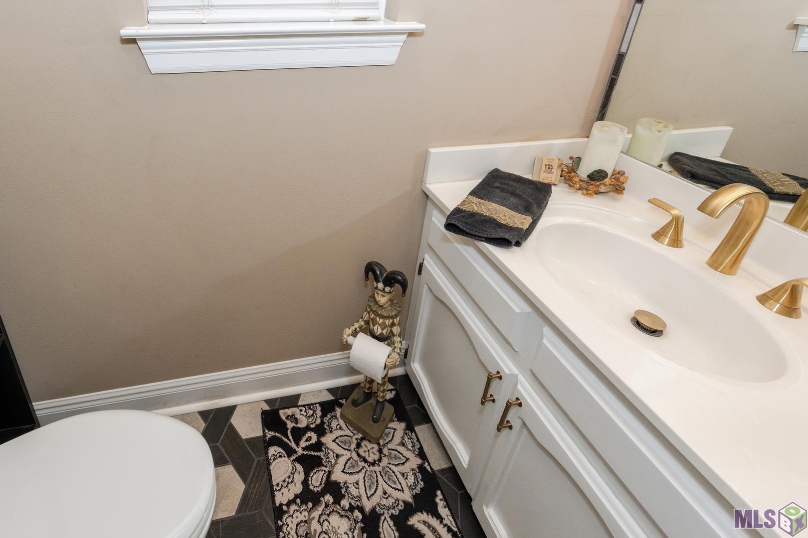 11030 Paddock Avenue Baton Rouge, LA 70816 - Photo 19 of 60 Half Bath