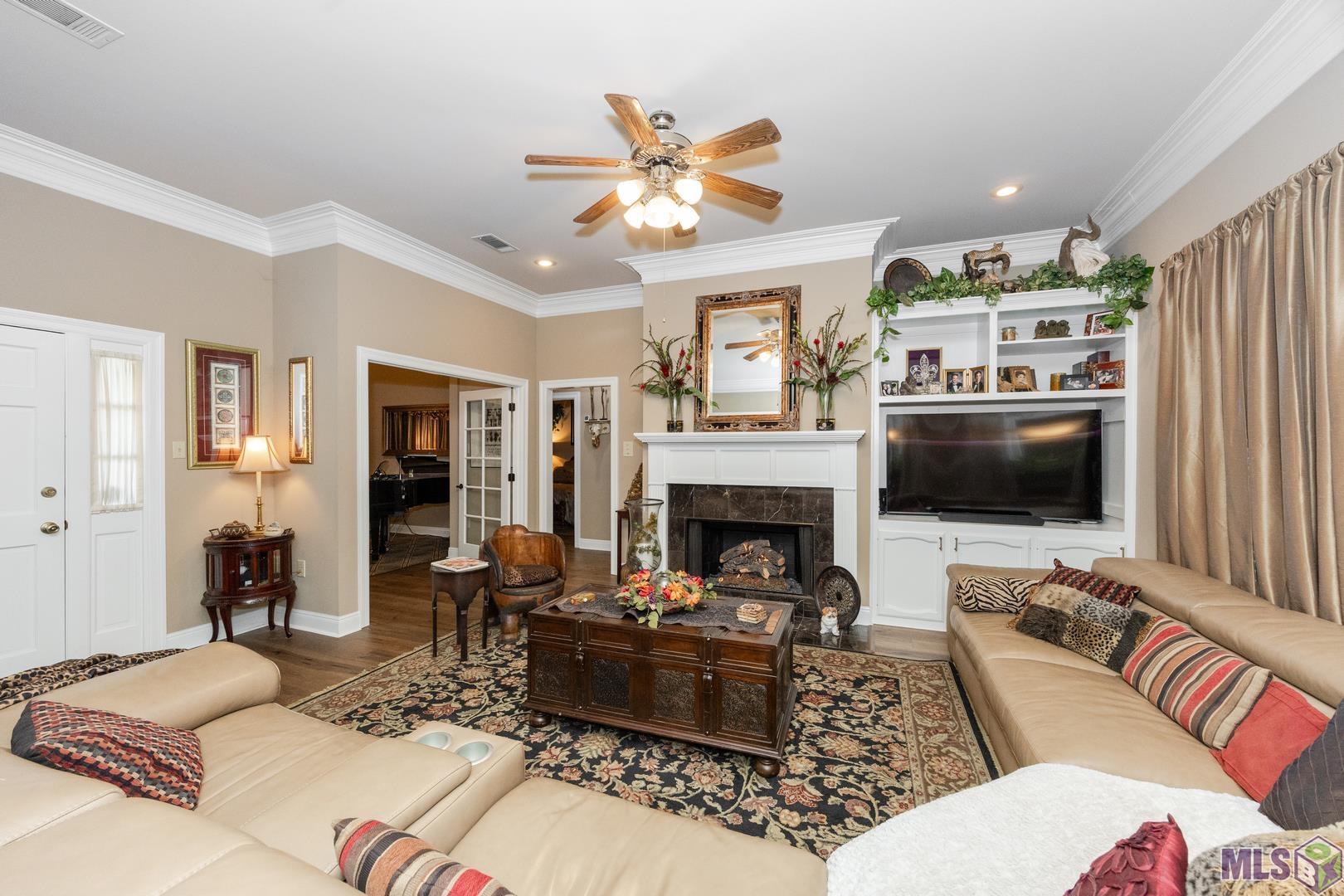 11030 Paddock Avenue Baton Rouge, LA 70816 - Photo 5 of 60 Living Room