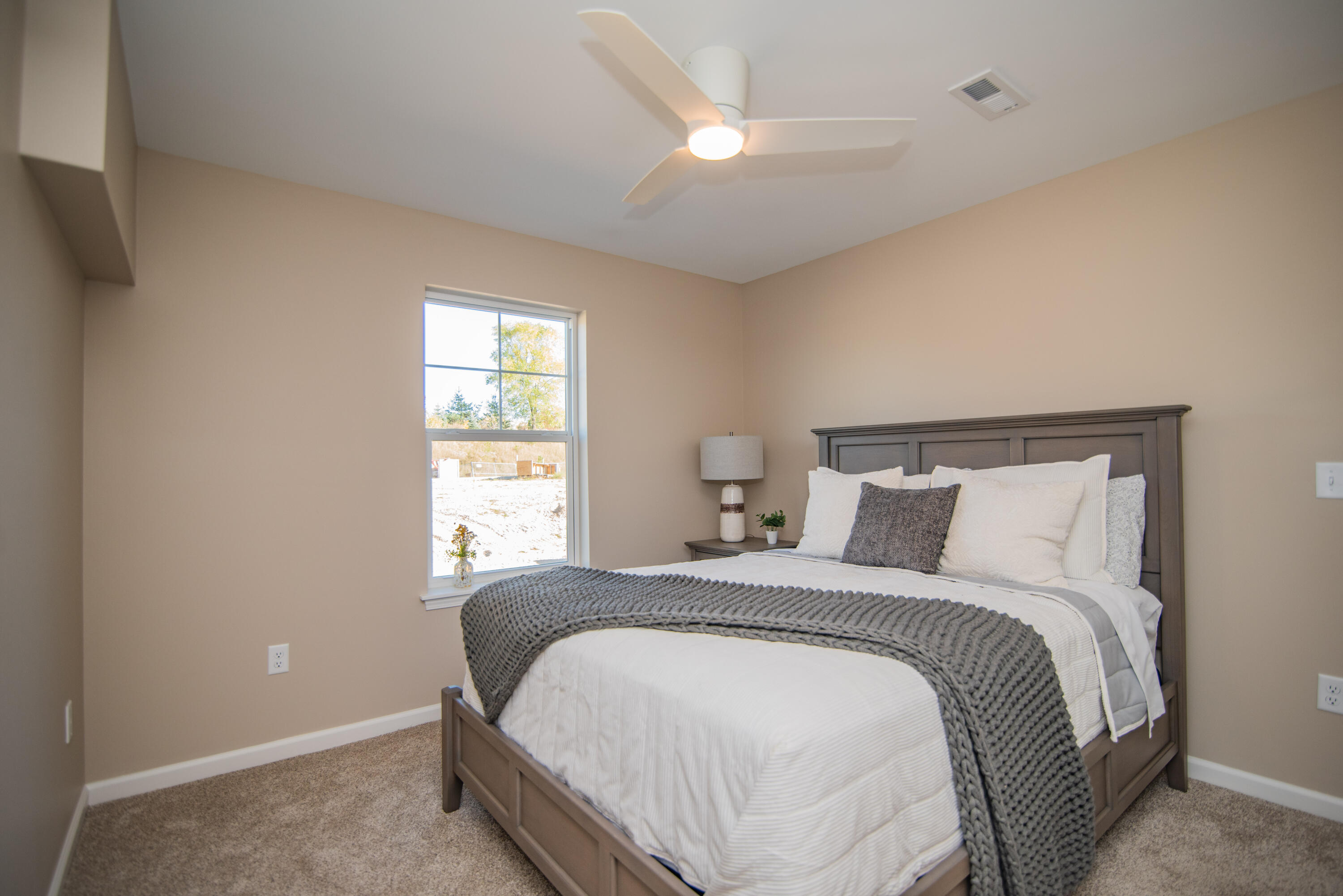 1072 Harbor Court West Bend, WI 53090 - Photo 12 of 22 DSC_3681-10