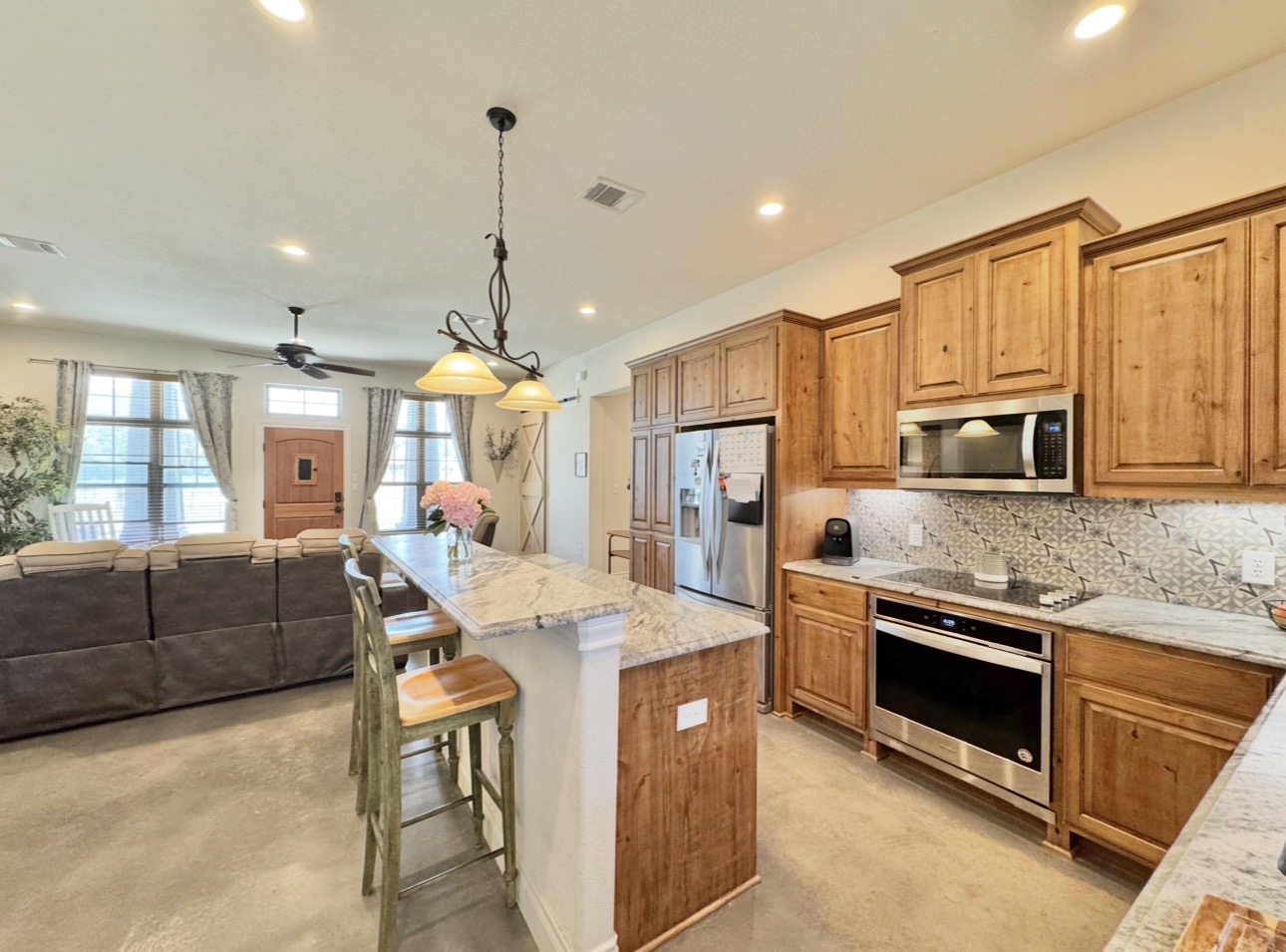 1094 Raintree Lane Elgin, TX 78621 - Photo 11 of 39