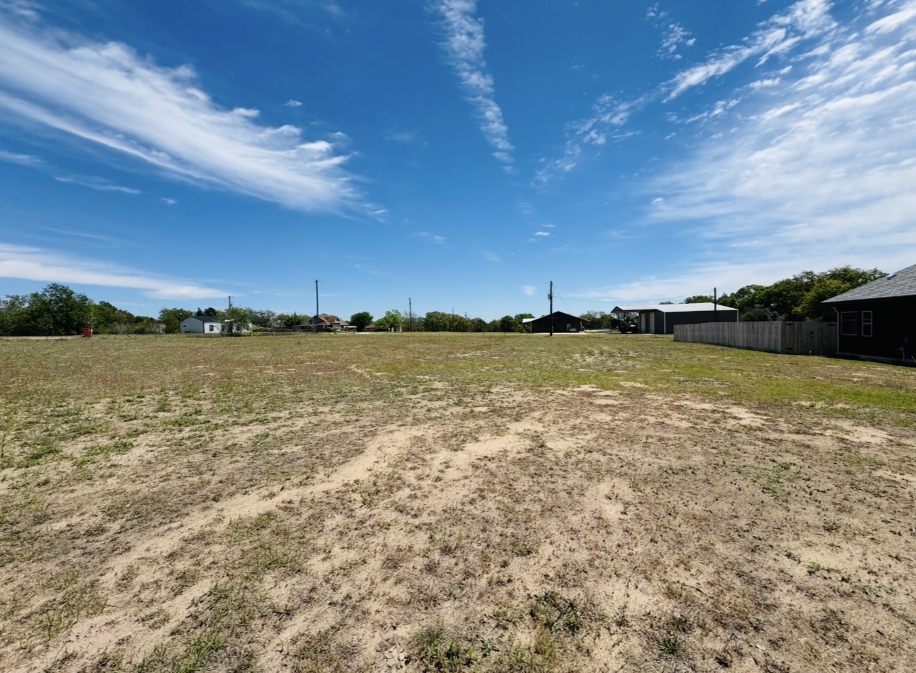 1094 Raintree Lane Elgin, TX 78621 - Photo 36 of 39