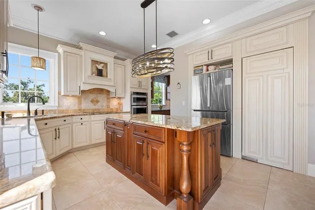 $1,199,000 | 6802 68th Avenue East, Bradenton, FL 34203