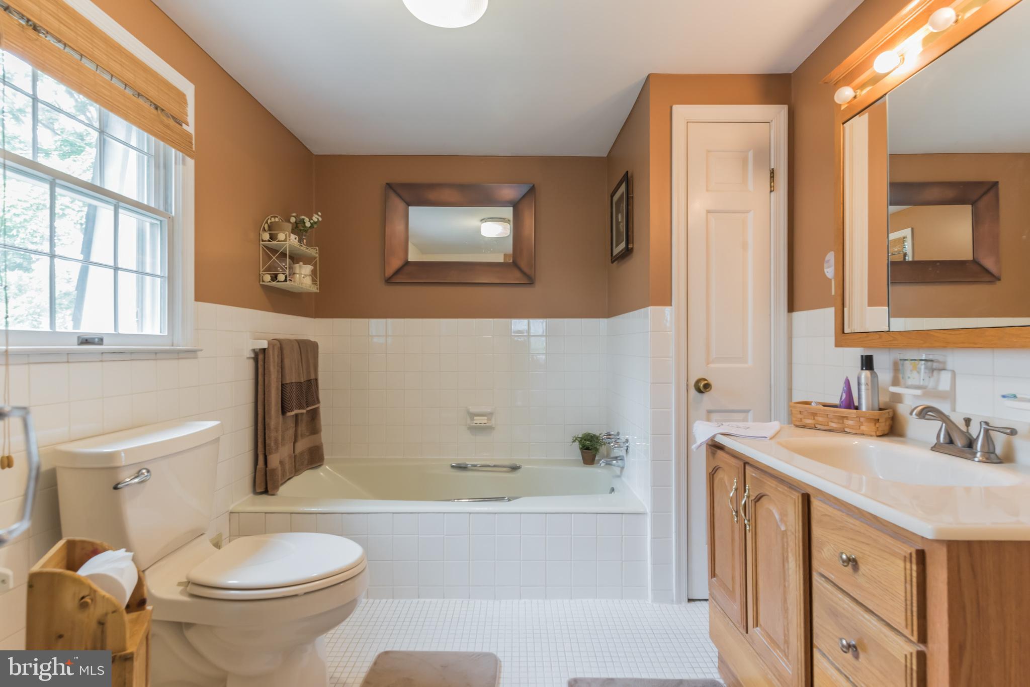 419 Ashmead Road Cheltenham, PA 19012 - Photo 19 of 27 Full bath
