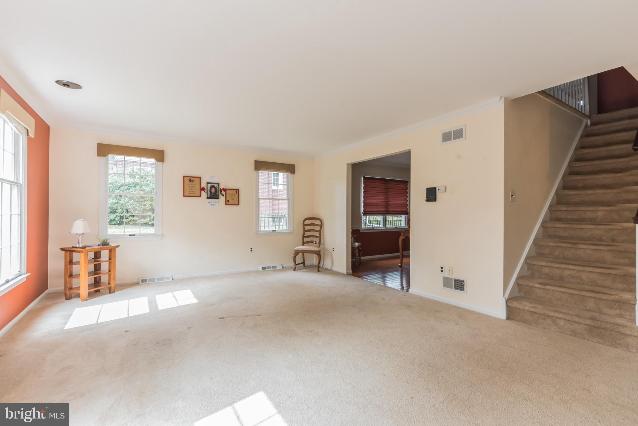 419 Ashmead Road Cheltenham, PA 19012 - Photo 5 of 27 Living room