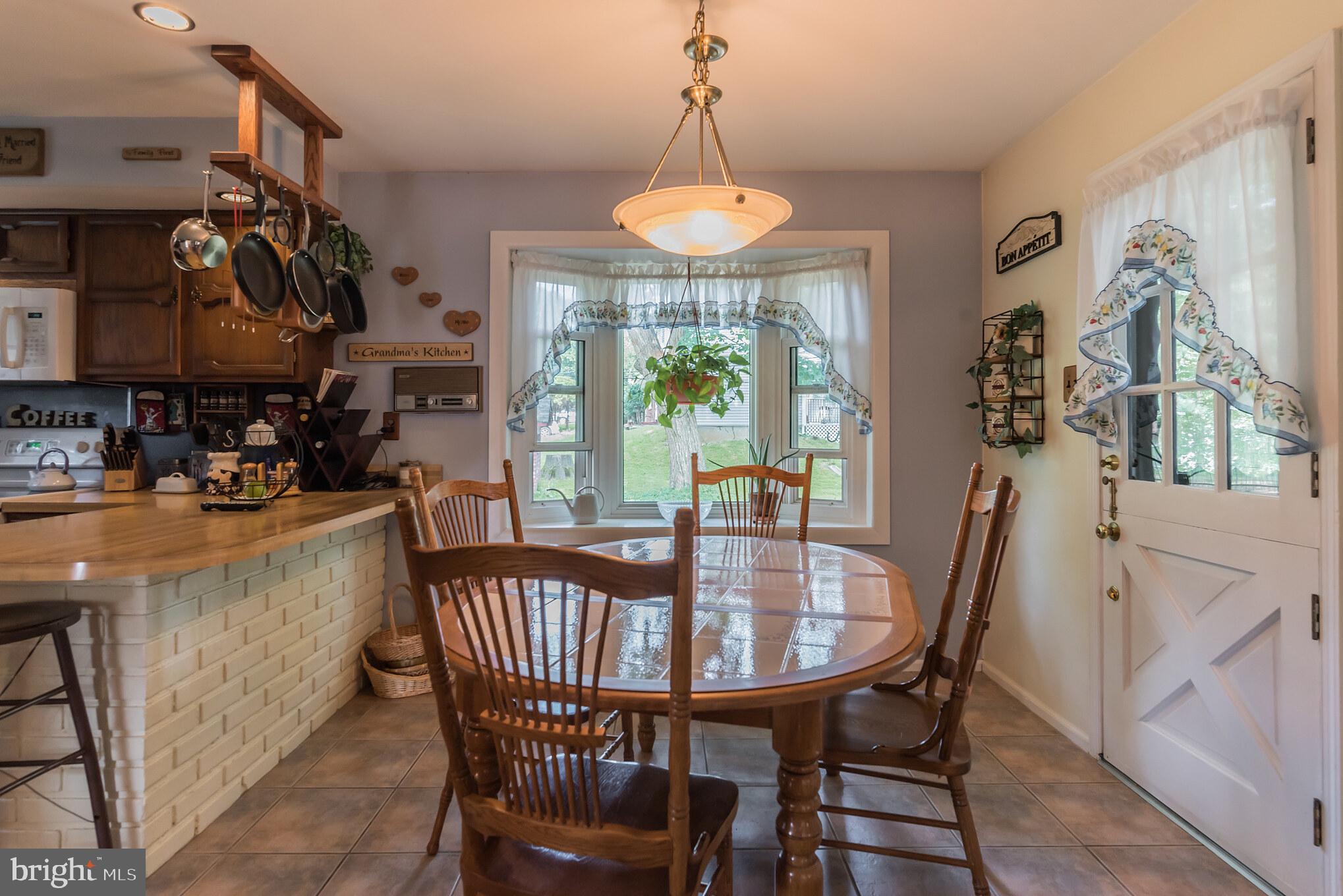 419 Ashmead Road Cheltenham, PA 19012 - Photo 8 of 27 Eat-in area