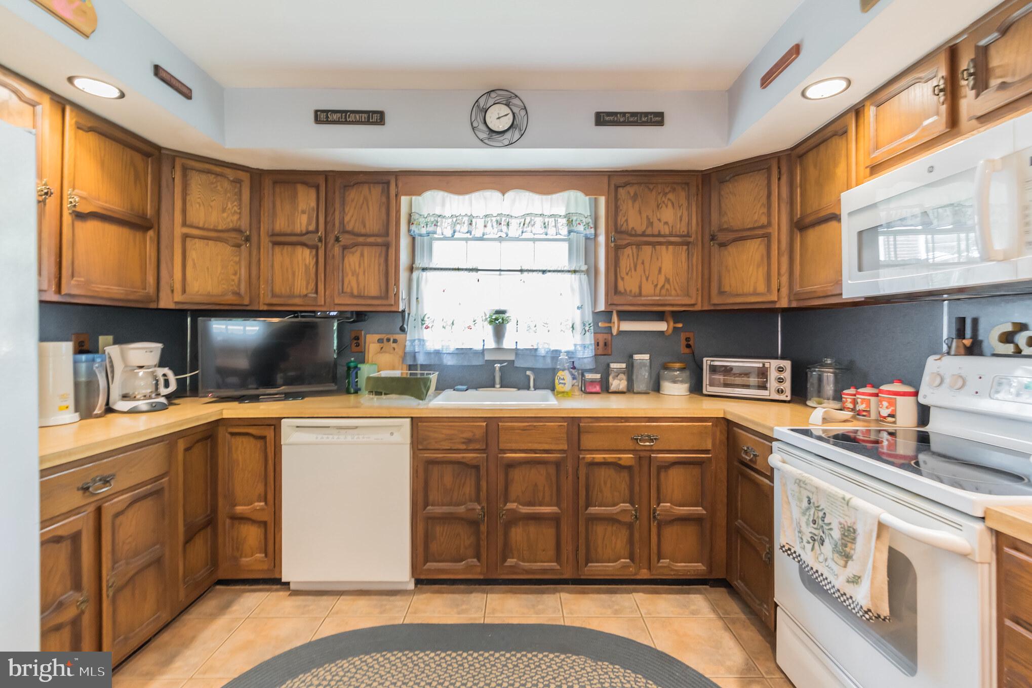 419 Ashmead Road Cheltenham, PA 19012 - Photo 10 of 27 Kitchen