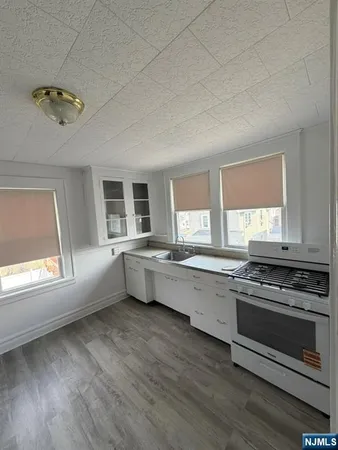 $1,650 | 58 Monsignor Owens Place, Nutley, NJ 07110