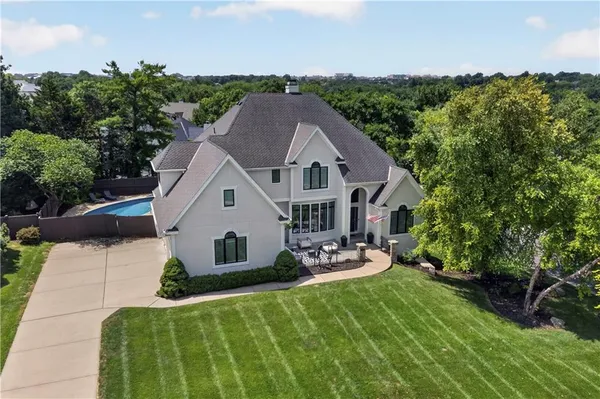 $900,000 | 5717 West 128th Terrace, Overland Park, KS 66209