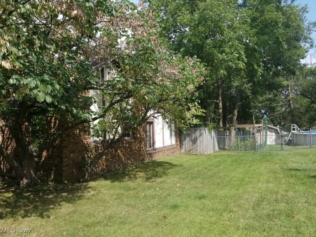 7683 Hoertz Road Cleveland, OH 44134 - Photo 5 of 19