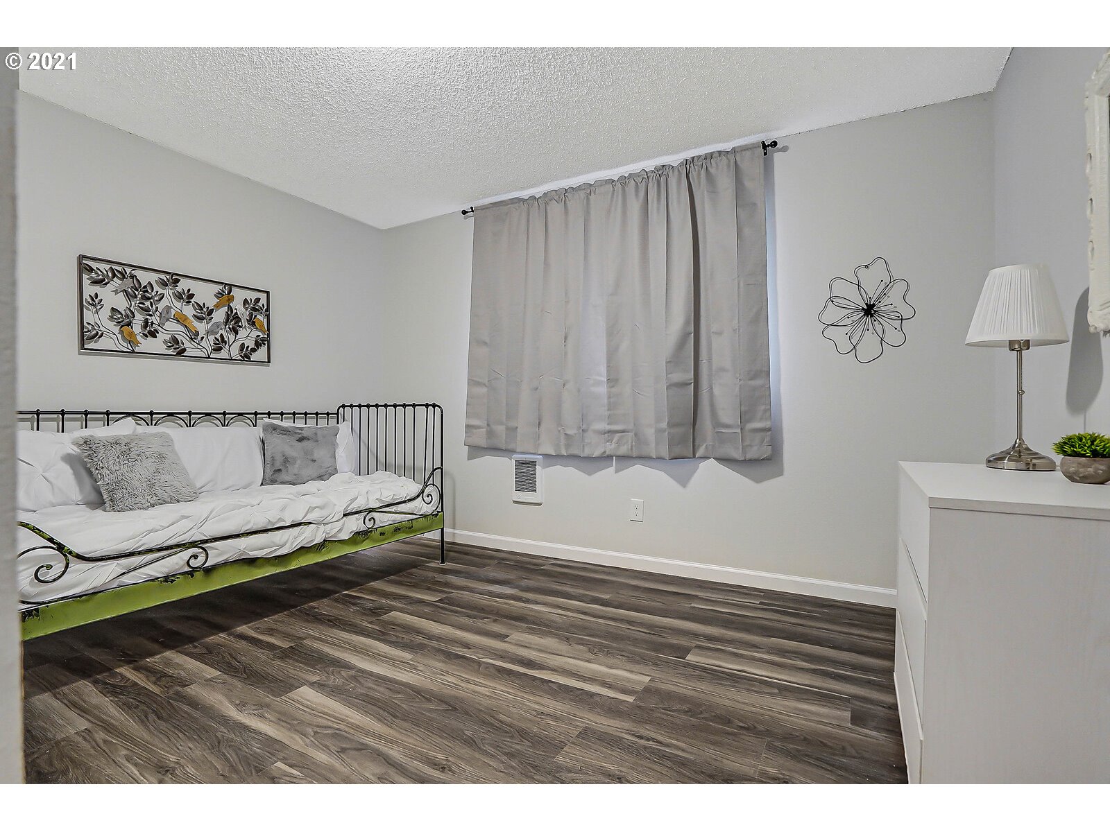 4646 Lone Oak Road Southeast Salem, OR 97302 - Photo 8 of 13 Gallery Image 8