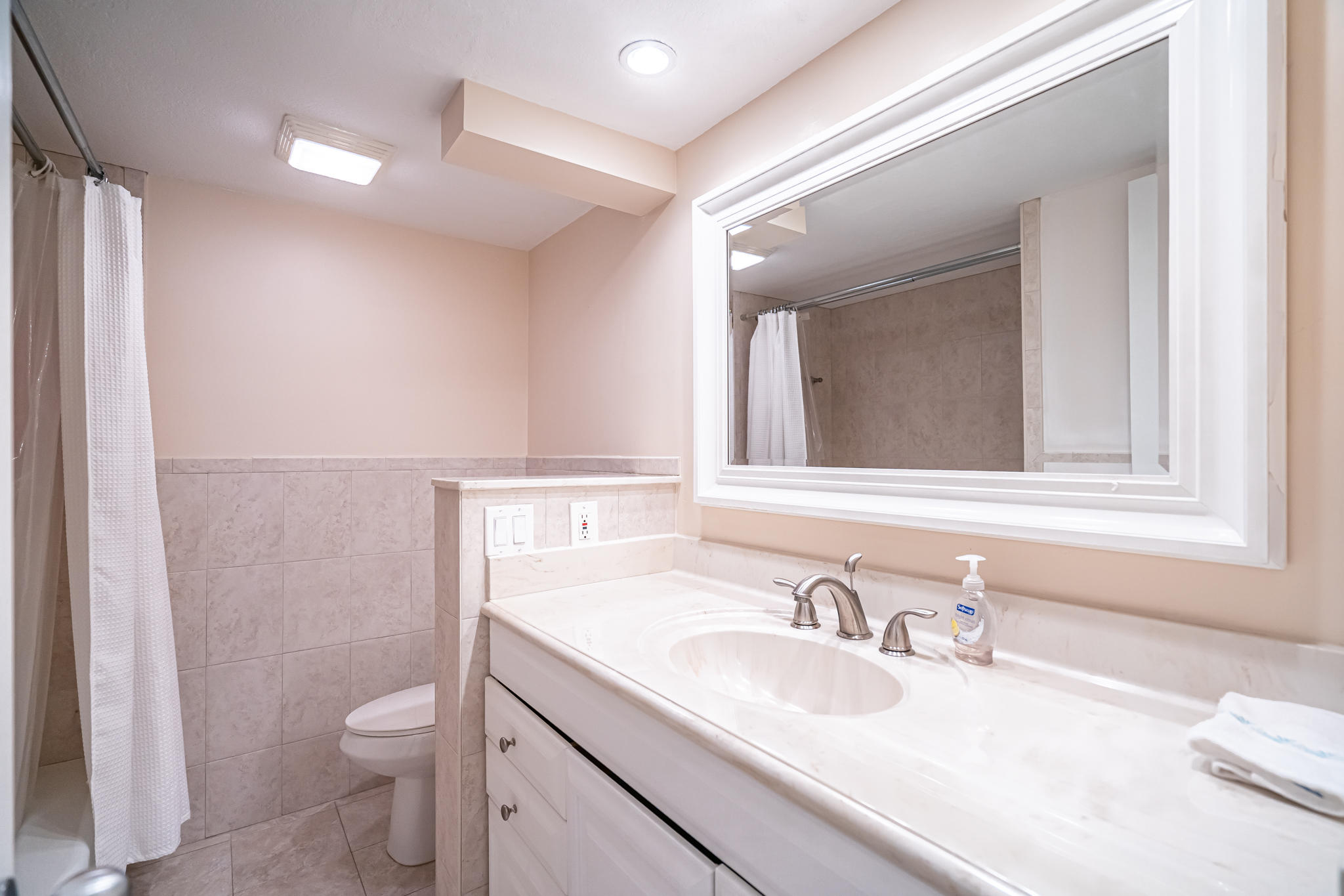 1111 South Ocean Boulevard, Unit 222 Boca Raton, FL 33432 - Photo 25 of 40 2nd Bathroom