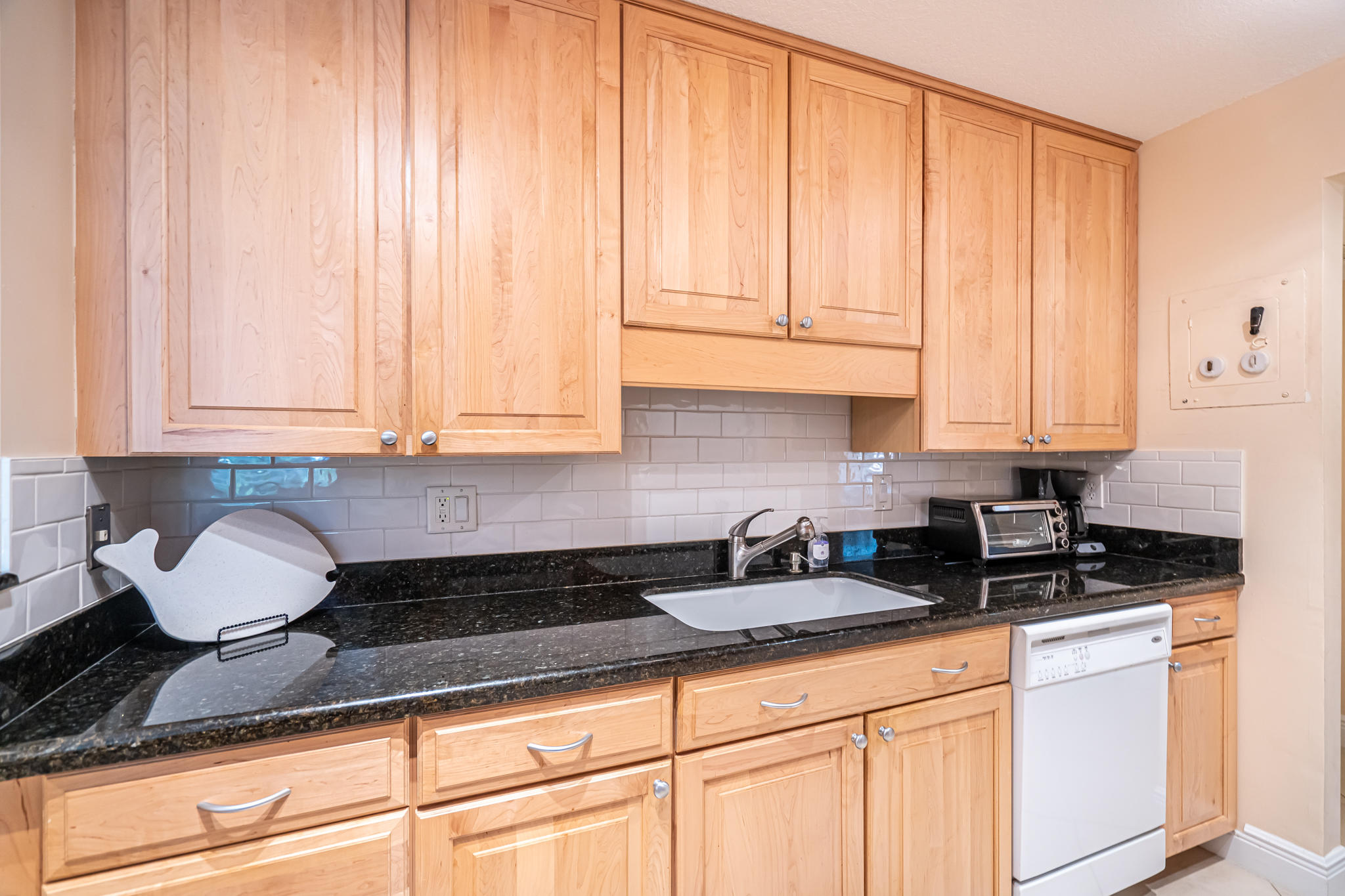 1111 South Ocean Boulevard, Unit 222 Boca Raton, FL 33432 - Photo 6 of 40 Kitchen