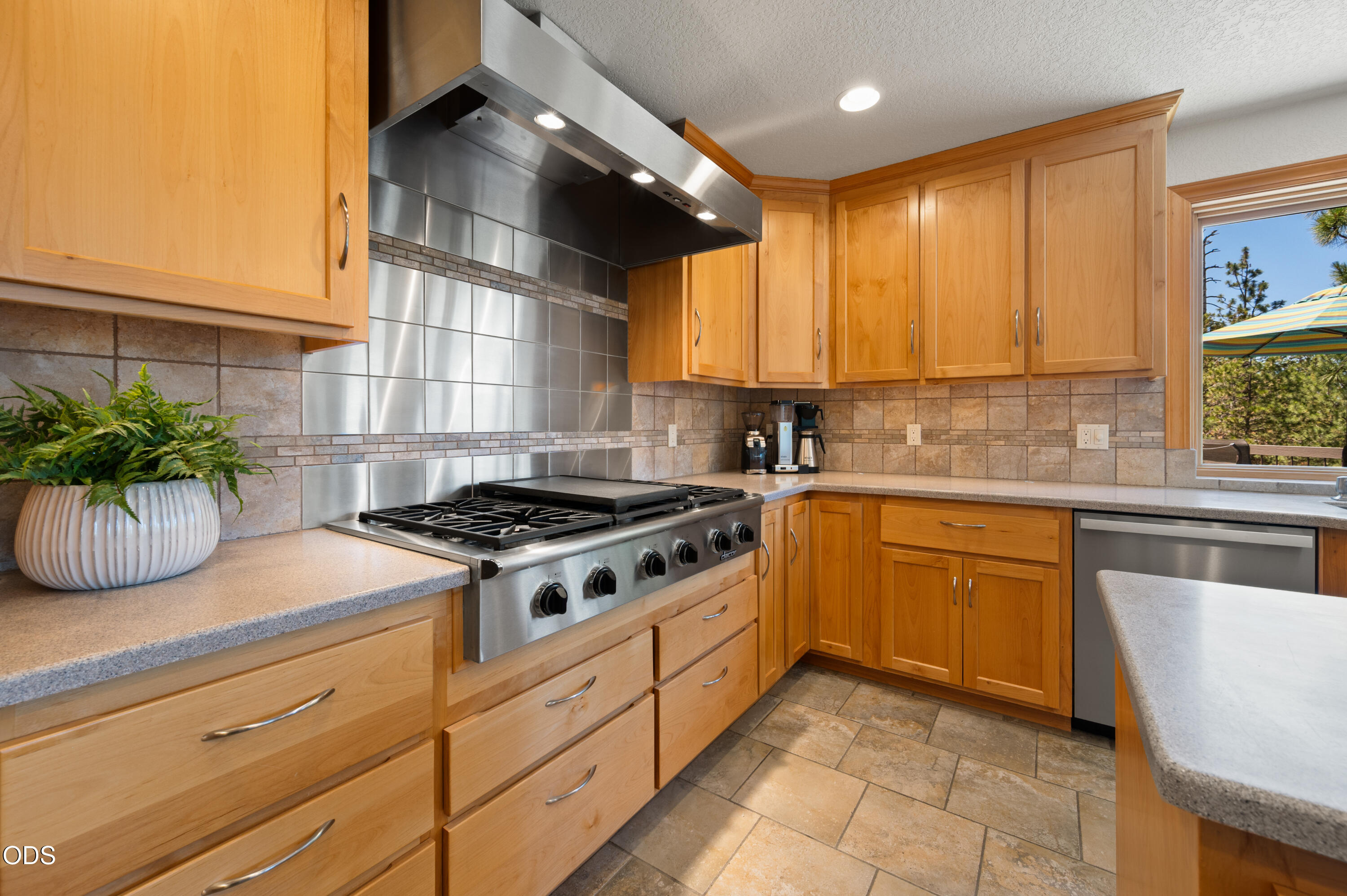 4211 Northwest Lower Village Road Bend, OR 97703 - Photo 19 of 58
