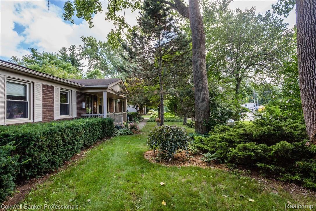 17142 Merriman Road Livonia, MI 48152 - Photo 4 of 48 IMG_2741.jpg