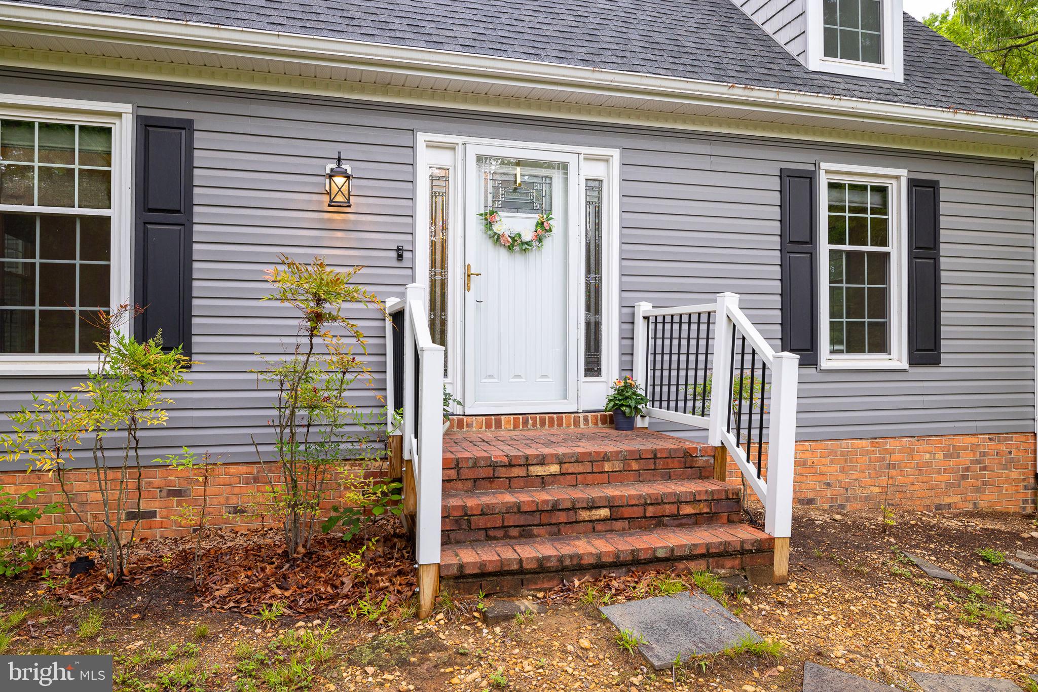 22 Apache Terrace Fredericksburg, VA 22401 - Photo 2 of 40