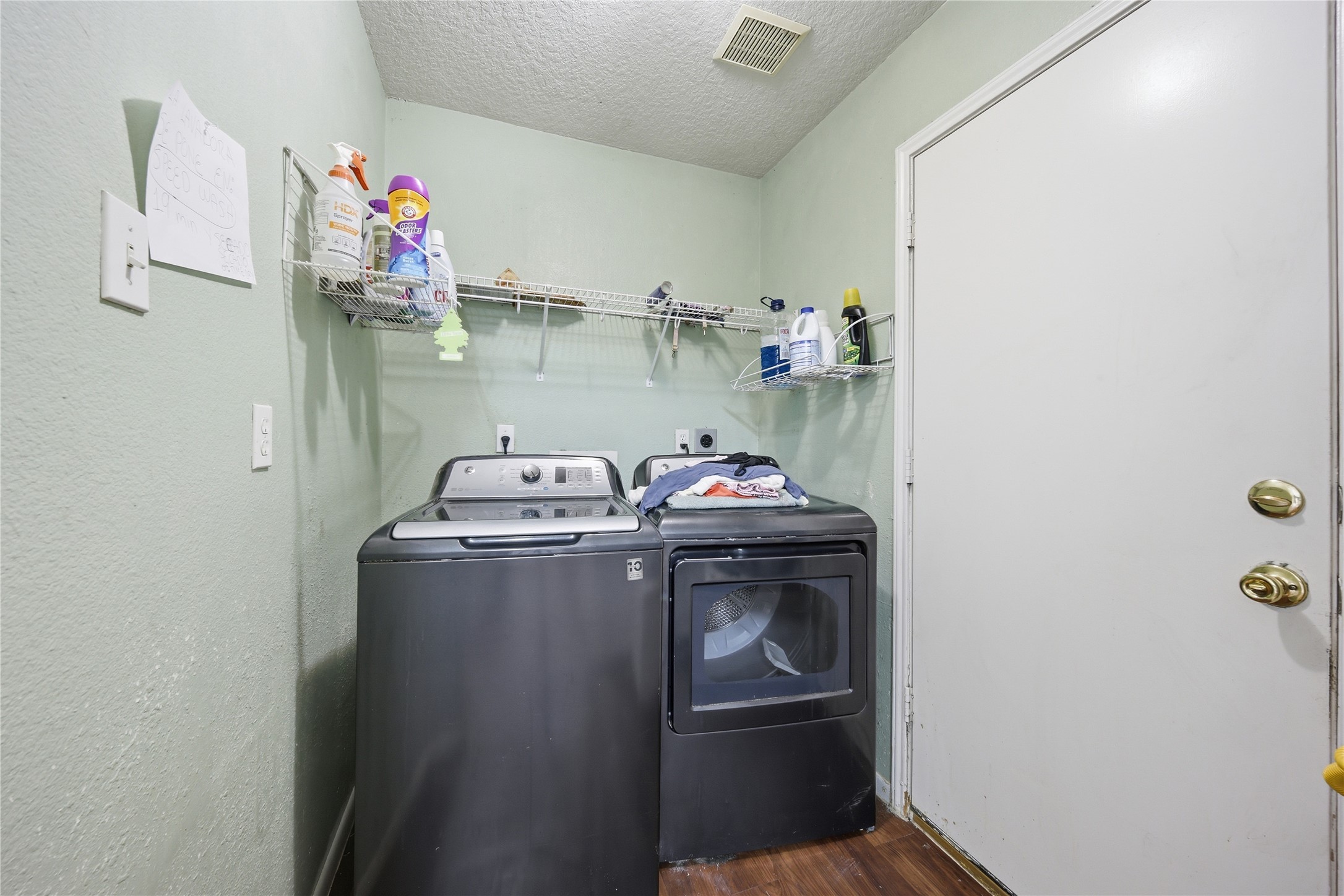 4606 Terrell Street Houston, TX 77093 - Photo 14 of 41