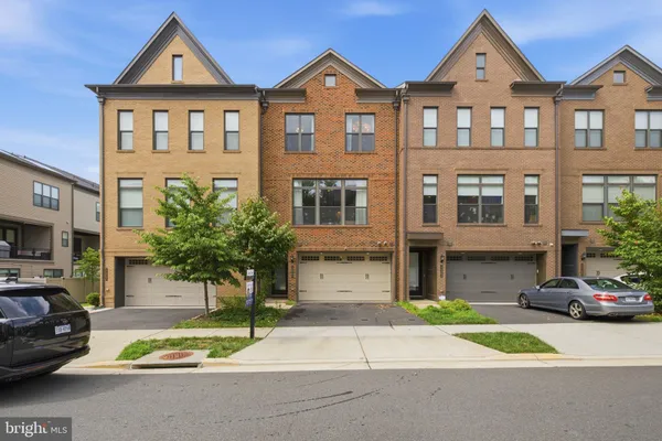$1,090,000 | 12264 Sweet Willow Lane, Fairfax, VA 22030