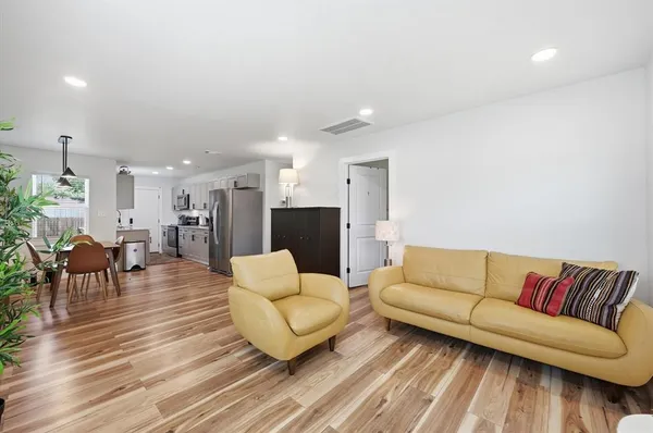 $2,200 | 303 Brodie Street, Dallas, TX 75224