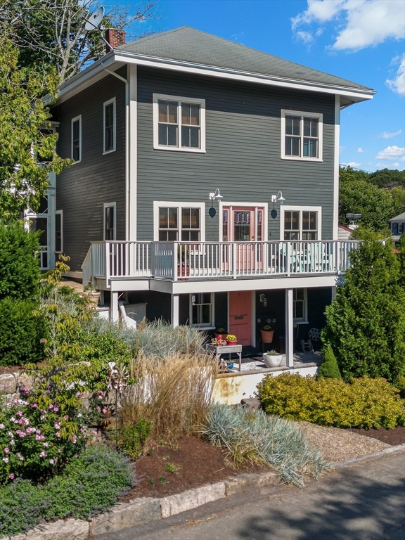 3 Bennett Street Manchester, MA 01944 - Photo 1 of 40 Gallery Image 1