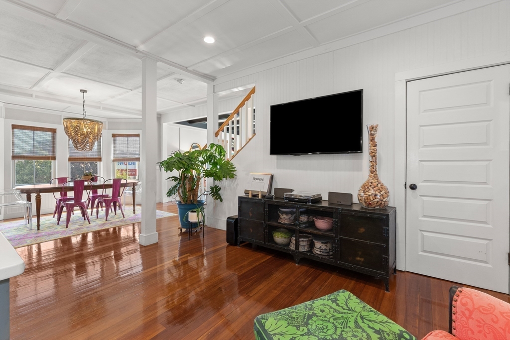 3 Bennett Street Manchester, MA 01944 - Photo 6 of 40 Gallery Image 6