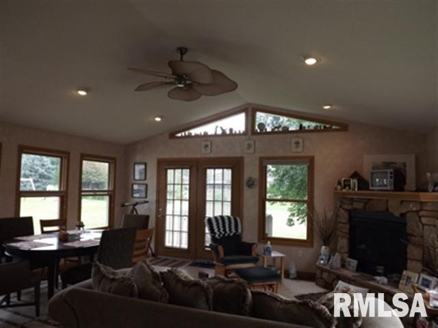 19457 Wells Ferry Road Bettendorf, IA 52722 - Photo 3 of 12 Gallery Image 3
