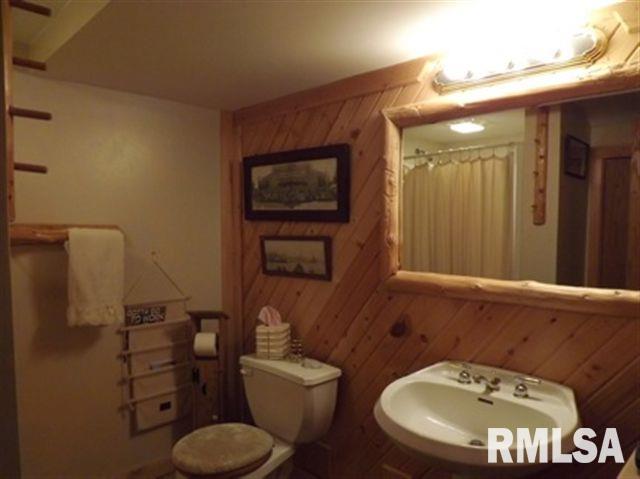 19457 Wells Ferry Road Bettendorf, IA 52722 - Photo 6 of 12 Gallery Image 6